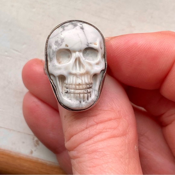 Vintage Jewelry - Sterling skull ring